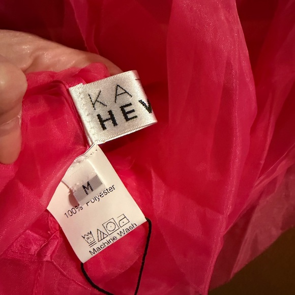 Kate Hewko Hot Pink soft Ruffled Women's Top size Medium BNWT - Picture 4 of 4